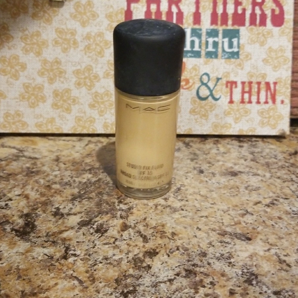 MAC studio fix fluid